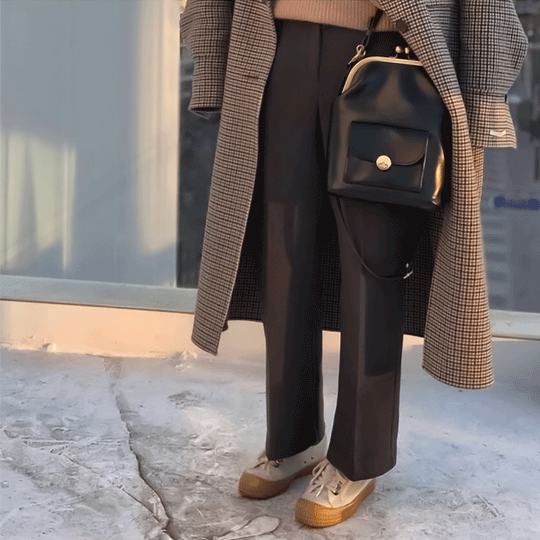 Vintage Kiss-Lock Läderväska - Astrid's Retro Chic Nödvändighet